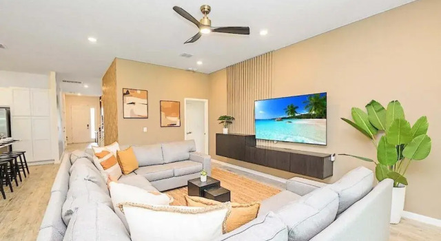2458rd · Brand New 12br Disney Mansion/pool/spa/game Room, Varaa Lomakoti Kissimmee Kissimmee