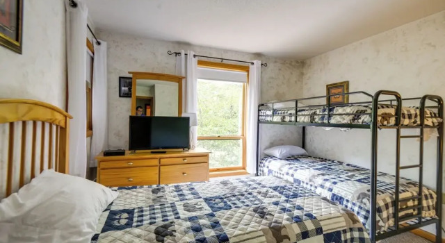 Апартаменты Well-appointed Lincoln Abode: Ski, Swim + Fish!