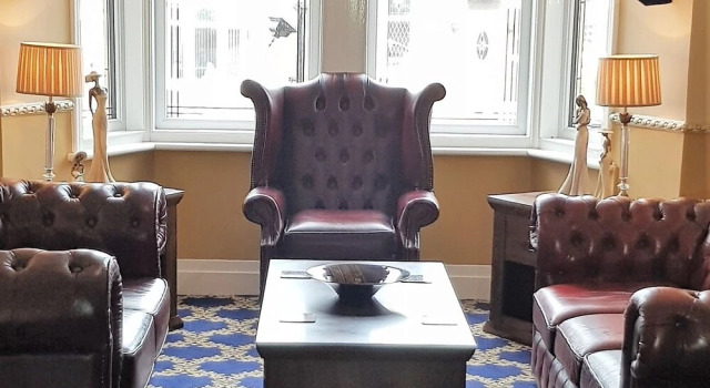 Courtneys Of Gynn Square, Забронировать Отель Отели Ланкашир 3 звезды, 3*