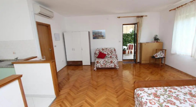 Студия Apartments Mitton