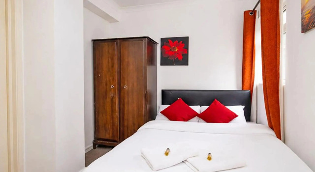 OYO Saji Hotel, Book Hotel 3-stjernede hoteller i Merseyside, 3*