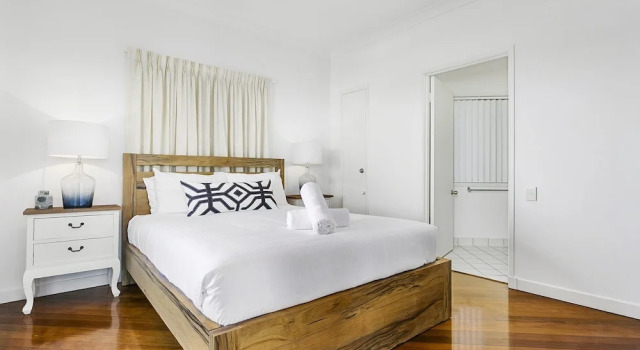 Panoramic Ocean Views in Peregian Beach! 41 Parakeet Cresent, Book Hotel Peregian Beach Noosa
