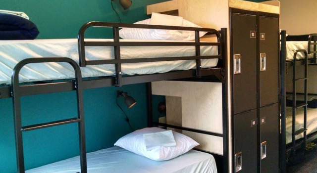Northwest Portland Hostel, Забронировать Хостел Отели Портленда с парковкой, рядом с Дом-музей Треветта-Нунна, Парковка