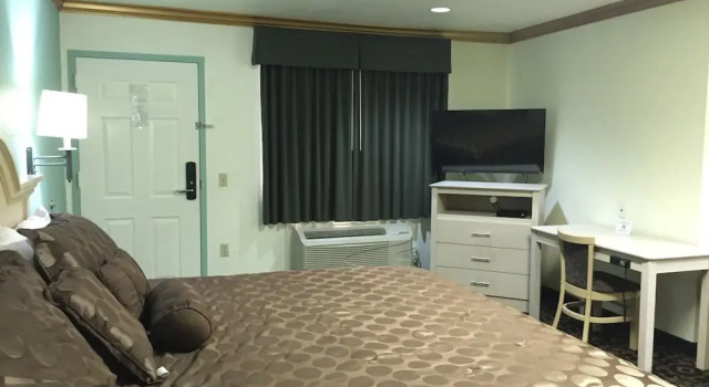Двухместный номер Standard Scottish Inns & Suites at NRG Park