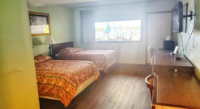 Четырёхместный номер Standard The Port Hotel and Marina