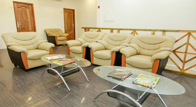 Seven Corals Guest house, Prenota Affittacamere Hotel a Atollo di Kaafu con parcheggio, Parcheggio