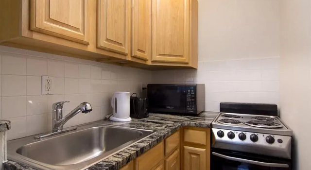 Spacious 2 Bedroom in Times Square - West 46 Street - SFU 45729, Забронировать Отель Нью-Йорк Нью-Йоркская агломерация, рядом с Театр «Лант-Фонтэнн»