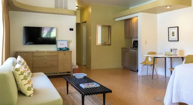 Люкс The Hideaway - 21 and Over - A Town & Desert Boutique Hotel