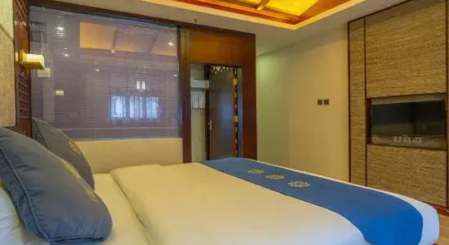 Семейный люкс Дуплекс с 2 комнатами Floral Hotel Dali Honglongjing Junrui