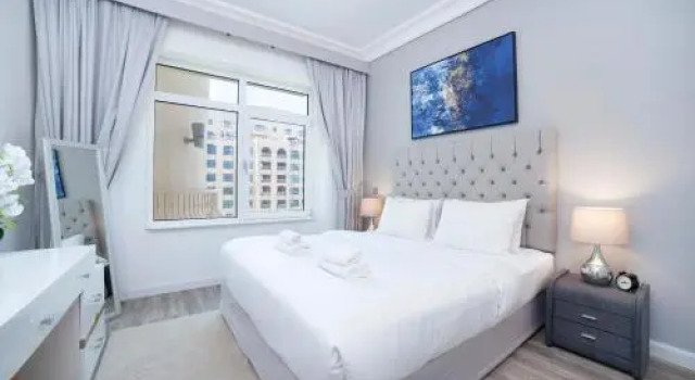 2BR ON PALM JUMEIRAH SHORELINE 20 - With Beach Access & a Complimentary Golf