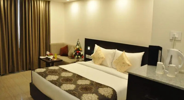 Люкс Capital O 2642 Skyline Hotel