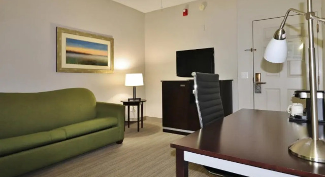 Двухместный люкс c 1 комнатой Country Inn & Suites by Radisson, Jacksonville - Orange Park