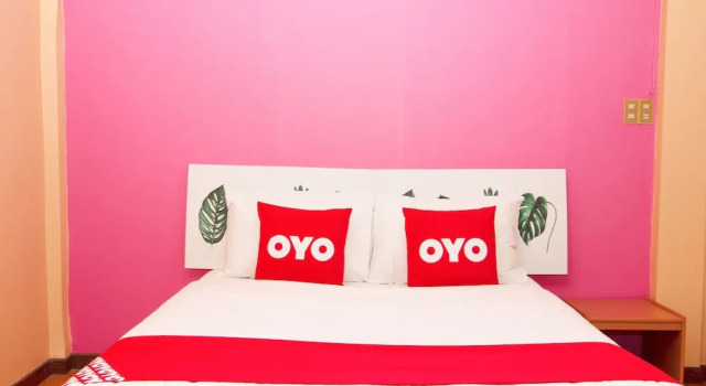 Люкс OYO 534 Phasuk Hotel