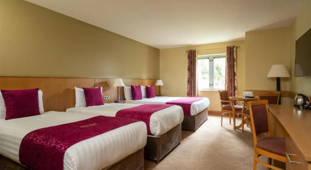 Четырёхместный номер Superior Belmore Court & Motel