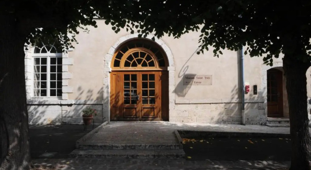 Hôtellerie Saint Yves, Rezerwuj Hotel Hotele w Chartres ze śniadaniem, Śniadanie