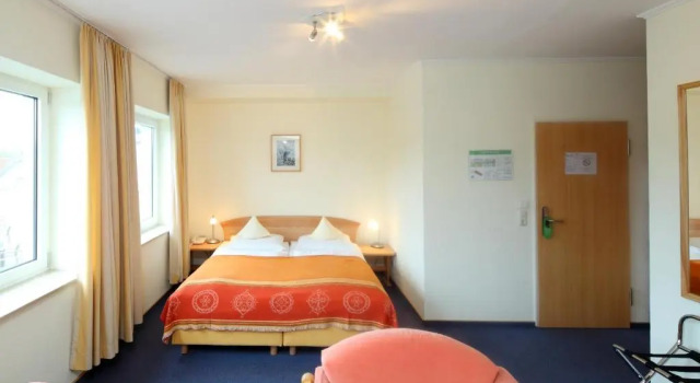 Трёхместный номер Standard Hotel Am Segelhafen & Free Parking