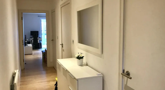Spacious Flat With Private Patio Right by Kings X Station, Забронировать Апартаменты/квартира Апартаменты Лондона, рядом с Площадь Тависток, Апартаменты/квартира