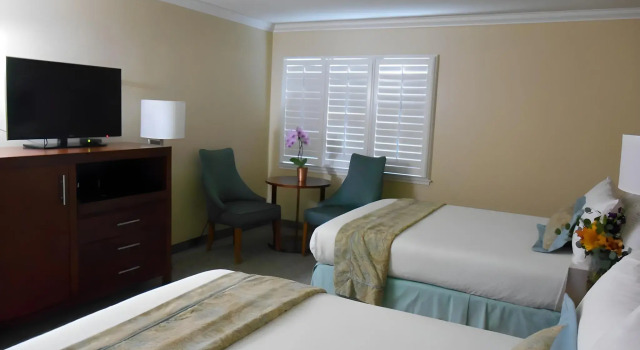 Best Western PLUS Carmel Bay View Inn, Book Hotel Hoteller i Carmel Highlands med morgenmad, Morgenmad