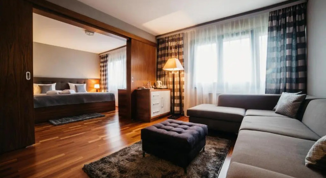 Апартаменты Omega Hotel