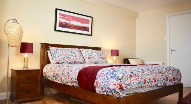 Newly Refurbished 2 Bedroom Apartment in Temple Bar, Забронировать Апартаменты/квартира Дублин Каунти Дублин, рядом с Городская усадьба Пауэрскортов