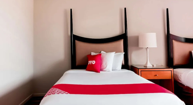 Четырёхместный номер Standard с балконом OYO Hotel Alice TX Hwy 281 West