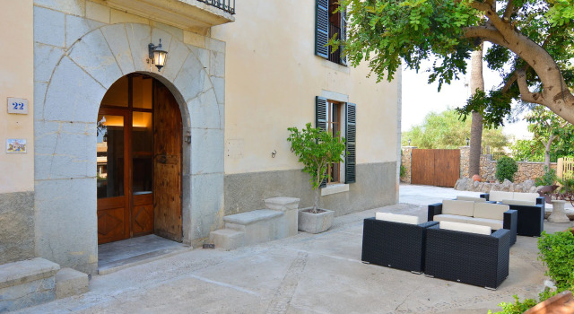 Hotel Turixant, Book Hotel  