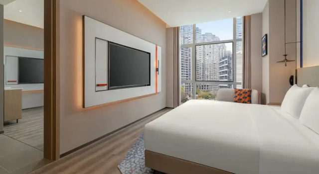 Holiday Inn Express Kunming Dianchi Rixin Road by IHG, Rezerwuj Hotel Hotele w Kunming z parkingiem, Parking