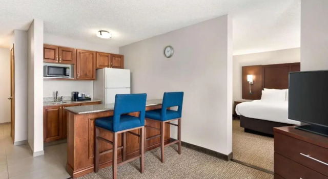 Четырёхместный люкс Country Inn & Suites by Radisson, Stillwater, MN
