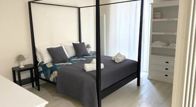 Апартаменты Deluxe Front Beach Apartments - Deluxe