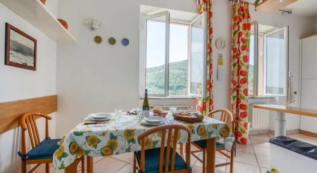Beautiful Apartment in Portovenere With 2 Bedrooms, Забронировать Апартаменты/квартира Отели Портовенере с парковкой, Парковка