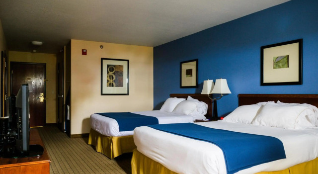 Holiday Inn Express Hotel & Suites Acme-Traverse City, Book Hotel Acme Michigan
