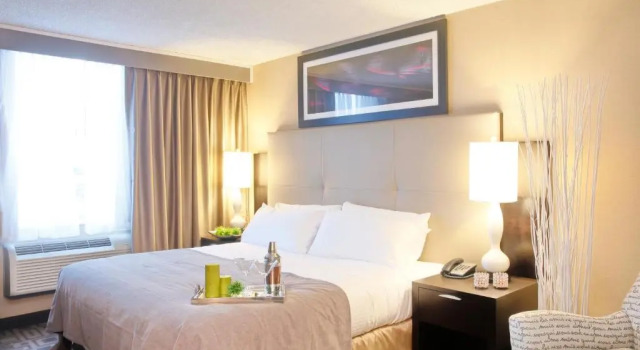 Номер Deluxe Pomeroy Hotel & Conference Centre