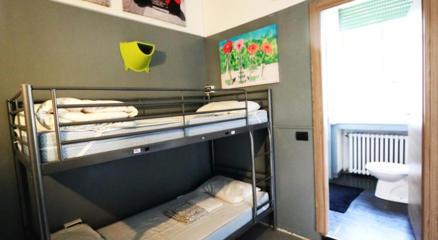 Кровать в общем номере (женский номер) Koala Hostel
