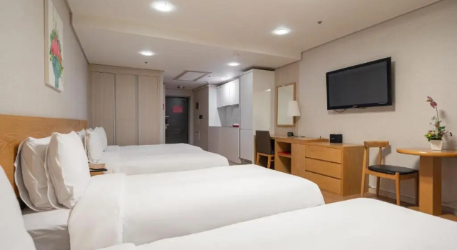 Четырёхместный номер Deluxe Ramada by Wyndham Seoul Dongdaemun