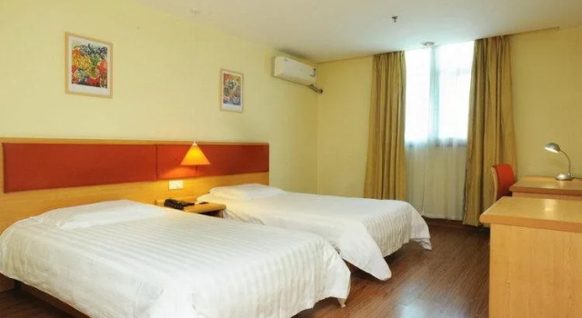 Home Inn Ningbo Huancheng West Road Railway Station
