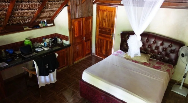 Rote Surf Resort - Lualemba Bungalows, Book Hotel Hotels in Nembrala with Parking, Parking