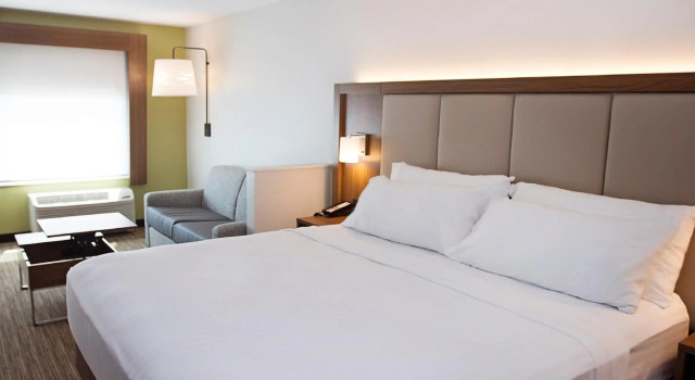 Holiday Inn Express & Suites Greenwood Mall by IHG