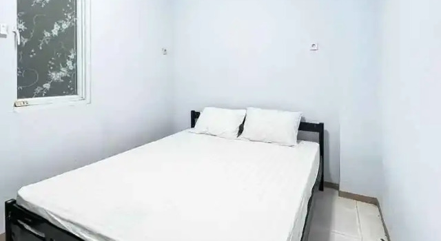 FeySha Guest House Mitra Reddoorz, Забронировать Гостевой дом Отели Джакарты с парковкой, рядом с Glodok Market, Парковка
