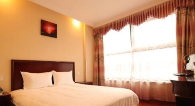 Номер Standard GreenTree Inn Suzhou Wujiang Zhenze Town Zhennan Road Express Hotel
