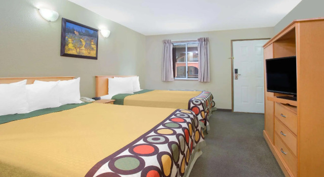 Четырёхместный номер Standard Park Inn by Radisson Osoyoos