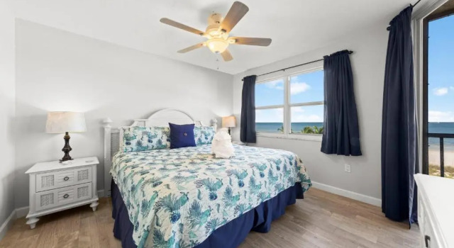Estero Island Beach Villas 203, 2 BR, Gulf Front, Heated Pool, Sleeps 8