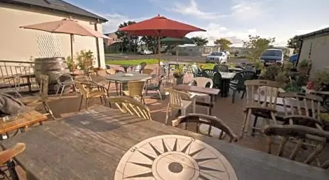 Beach Hotel & Restaurant