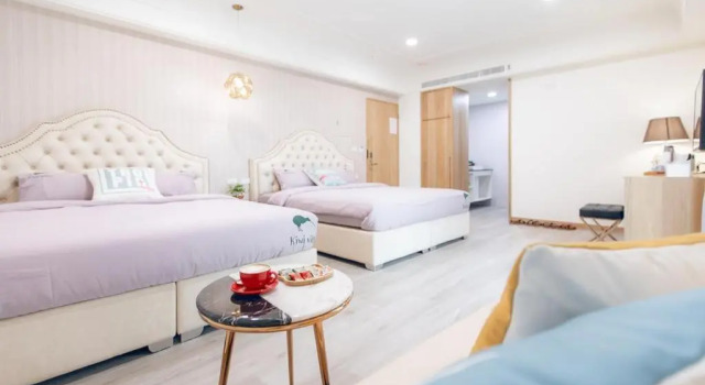 Четырёхместный номер Standard с балконом Kiwi Villa