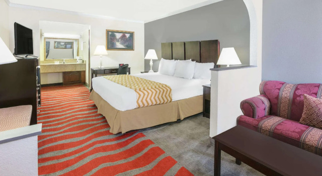Двухместный люкс Travelodge Inn & Suites by Wyndham Norman