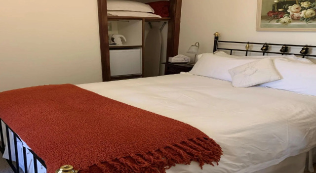 Номер Standard Rosebridge House Bed & Breakfast Adult Retreat