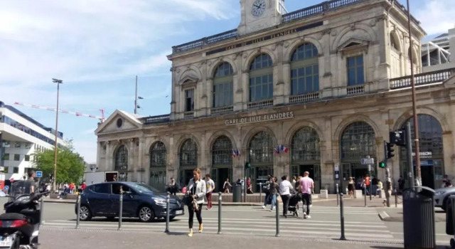 Lille Grand Place - cozy and equipped studio!, Забронировать Отель Отели Лилля с парковкой, рядом с Chambre de Commerce, Парковка