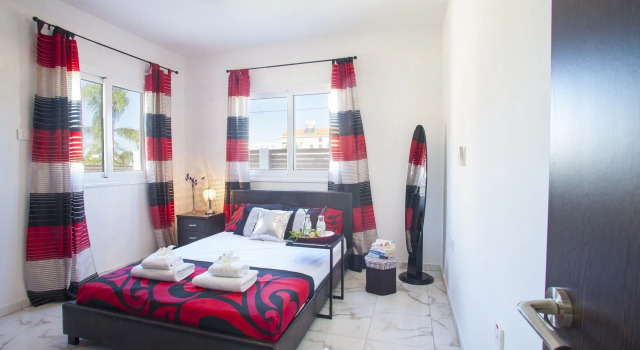 Protaras Villa Hollywood
