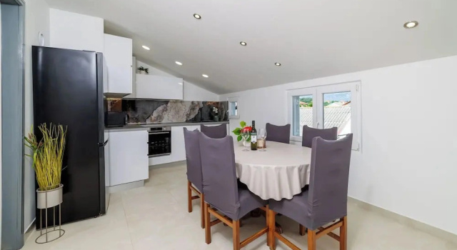 Apartment Apartments D. Matahlija