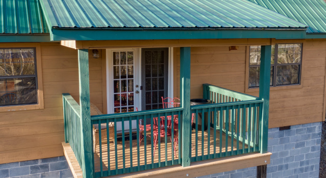 Gatlinburg Getaway Cute Cabin with Mountain Views