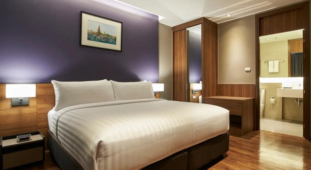 Люкс с 2 комнатами с балконом Amp Am House Bangkok Hotel